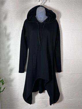 Dungeoness hooded sweater